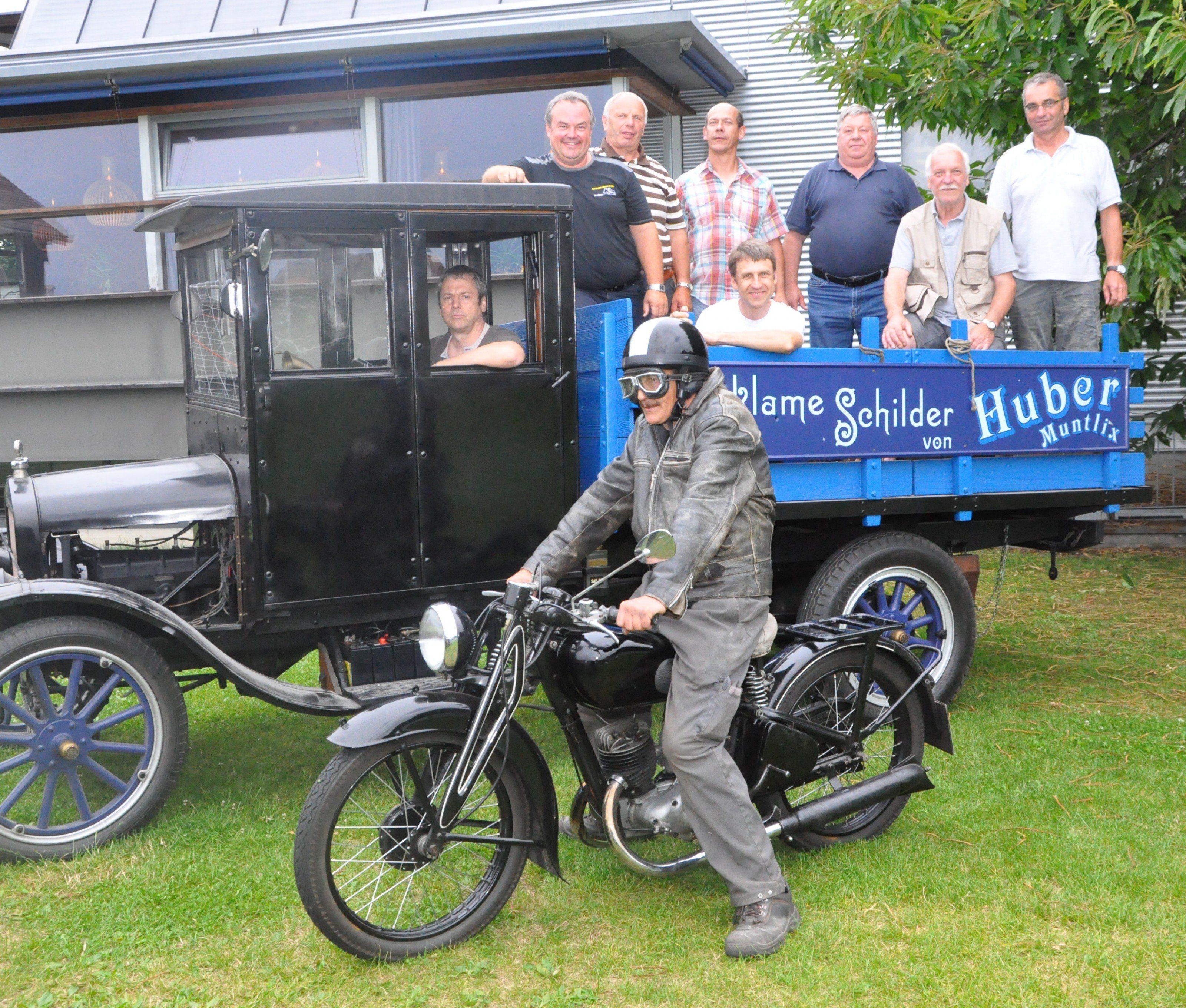 Die Oldtimerfreunde Zwischenwasser laden zum Frühschoppen am kommenden Sonntag Die Oldtimerfreunde Zwischenwasser laden zum Frühschoppen am kommenden Sonntag