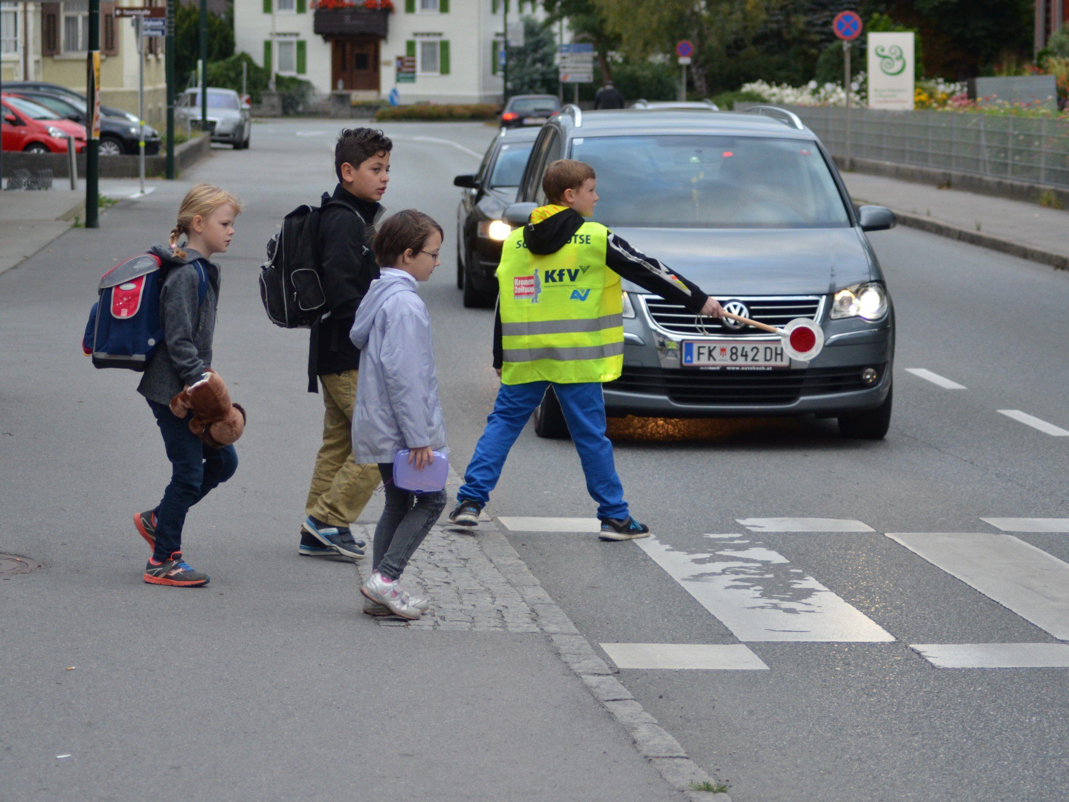 Die Schoolwalker Aktion eine Motivation für die Kinder zu Fuß zur Schule zu gehen.