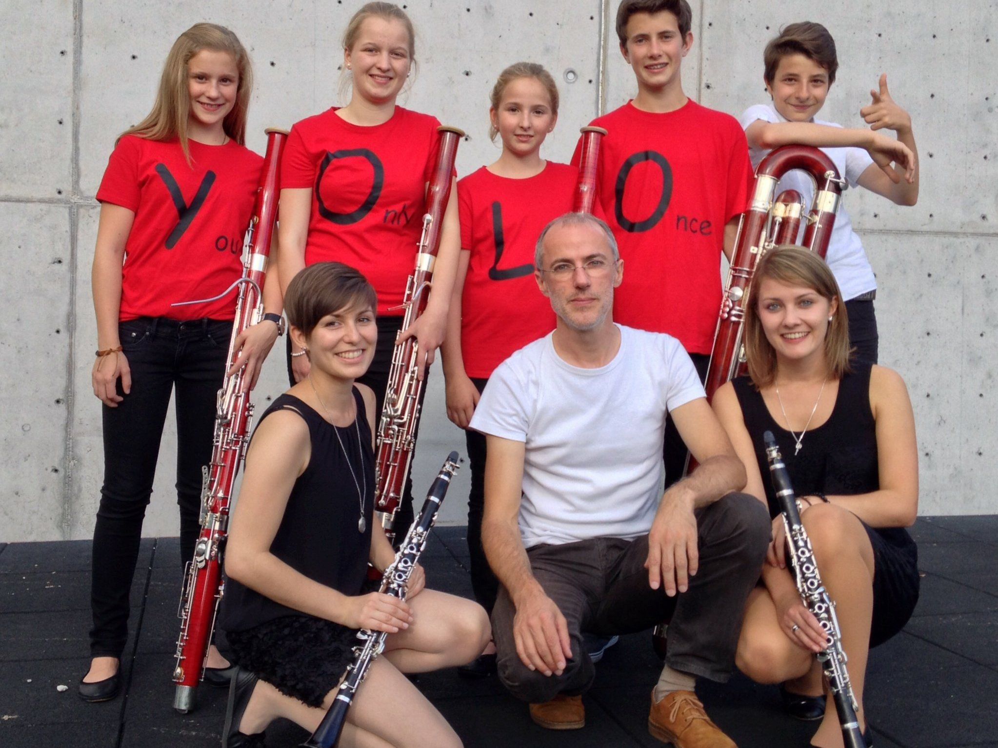 Die erfolgreichen Bregenzerwälder Teilnehmer mit Musiklehrer Gilbert Hirtz. Die erfolgreichen Bregenzerwälder Teilnehmer mit Musiklehrer Gilbert Hirtz.