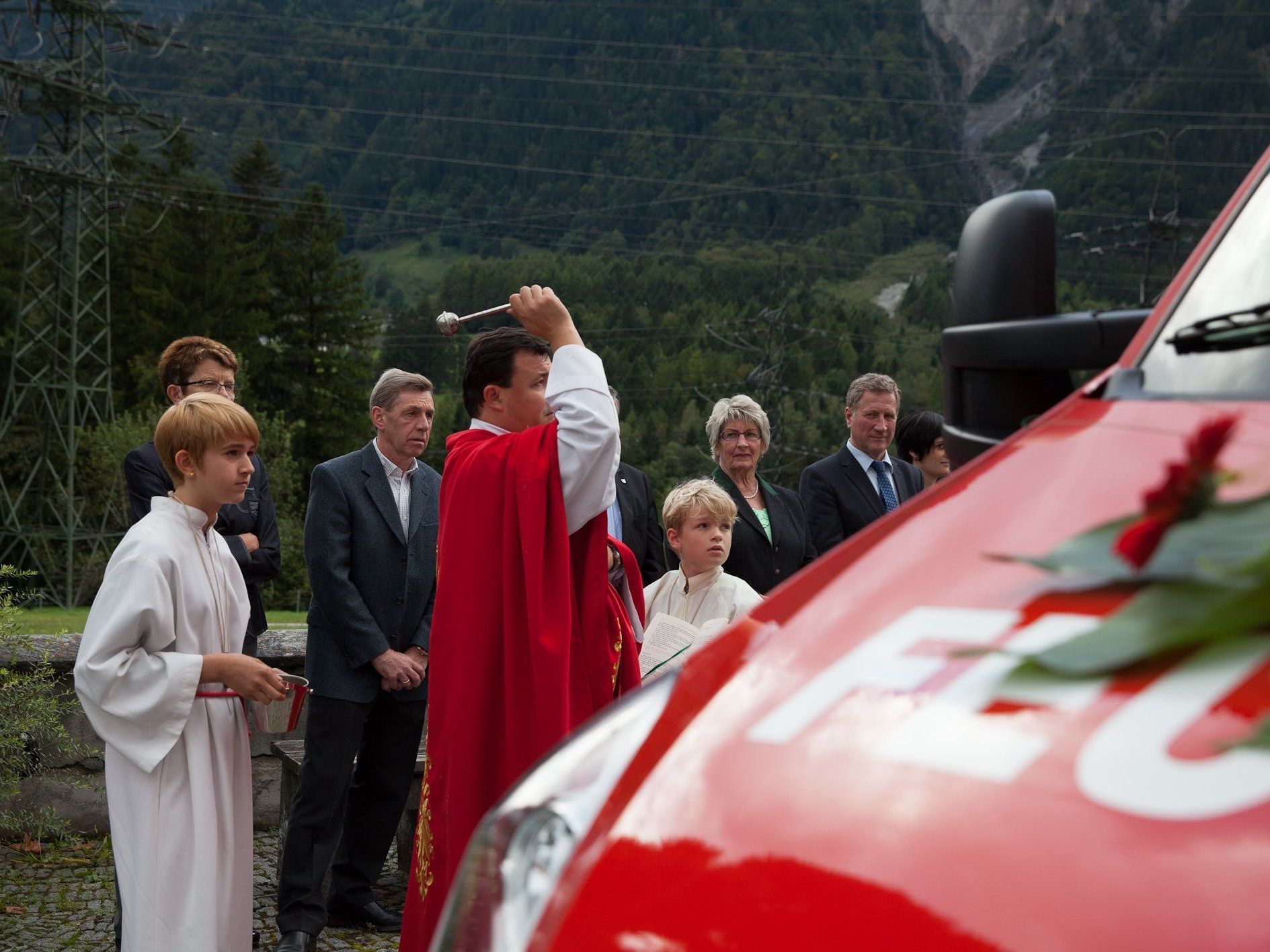 Das neue Löschfahrzeug wurde festlich gewiehen Das neue Löschfahrzeug wurde festlich gewiehen