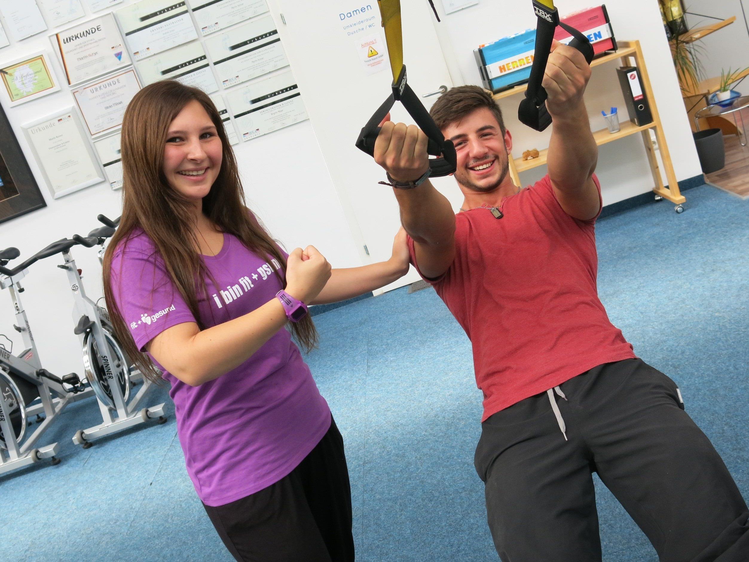 Nicole Schaljo und Nika Vachridze haben sichtlich Spaß an der Lehre zum Fitnessbetreuer