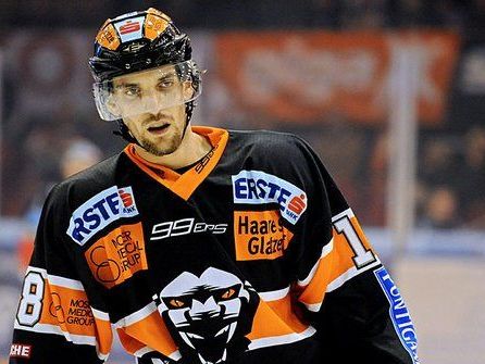 Martin Oraze spielt ab sofort für den EHC Lustenau. Martin Oraze spielt ab sofort für den EHC Lustenau.