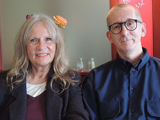 Ballorganisatorin Brigitte Martzak mit Günther Paal aka "Gunkl" Ballorganisatorin Brigitte Martzak mit Günther Paal aka "Gunkl"