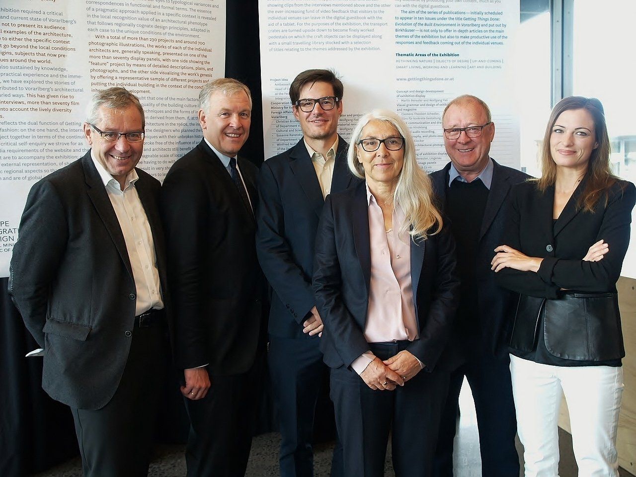 Projektleiter Wolfgang Fiel mit Landesstatthalter Karlheinz Rüdisser, Botschafter Martin Eichtinger, Renate Breuß, Werkraum Obmann Anton Kaufmann und Verena Konrad bei der Eröffnung der Ausstellung. Projektleiter Wolfgang Fiel mit Landesstatthalter Karlheinz Rüdisser, Botschafter Martin Eichtinger, Renate Breuß, Werkraum Obmann Anton Kaufmann und Verena Konrad bei der Eröffnung der Ausstellung.