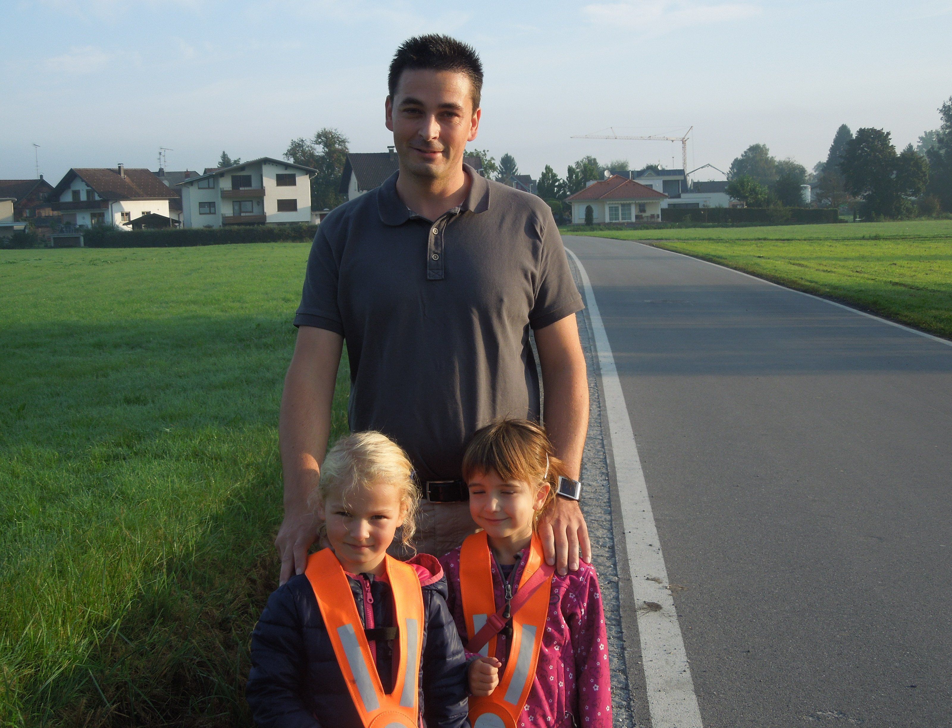 Pierre Jäger wünscht sich, dass die Kinder entlang der Forststraße einen sicheren Kindergarten- und Schulweg bekommen. Pierre Jäger wünscht sich, dass die Kinder entlang der Forststraße einen sicheren Kindergarten- und Schulweg bekommen.