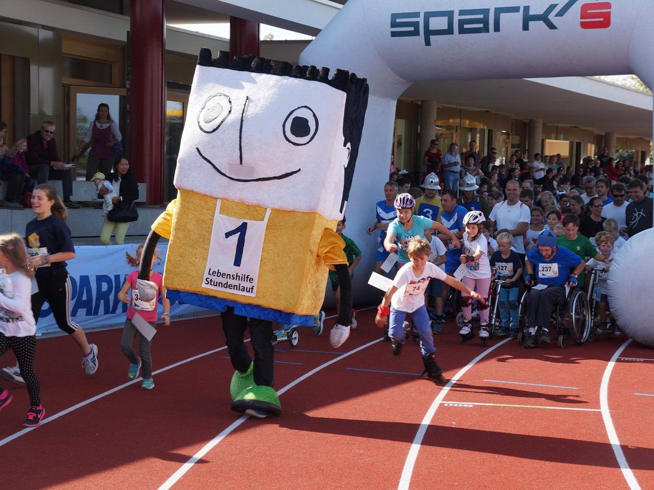 Rund 500 Läuferinnen und Läufer erliefen beim 16. Stundenlauf der Lebenshilfe Lustenau mehr als 24.000 Euro.