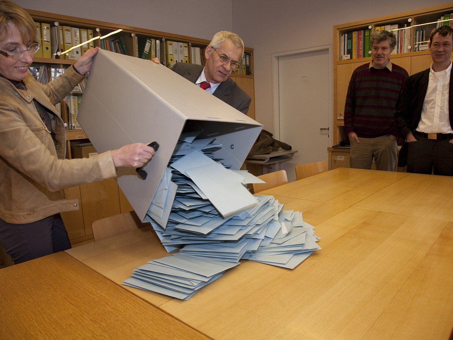 Rund 25.000 Vorarlberg geben ihre Stimme per Wahlkarte ab.