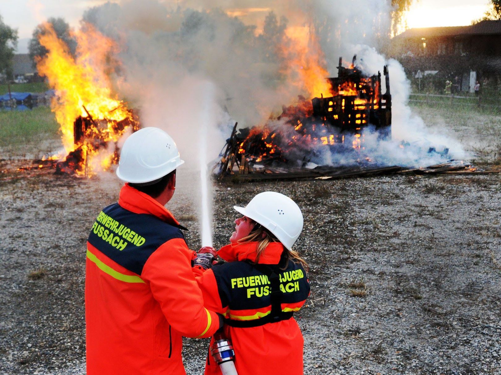 24-Stunden-Übung der Feuerwehrjugend aus dem Löschkreis Rheindelta: Brandalarm in Fußach 24-Stunden-Übung der Feuerwehrjugend aus dem Löschkreis Rheindelta: Brandalarm in Fußach