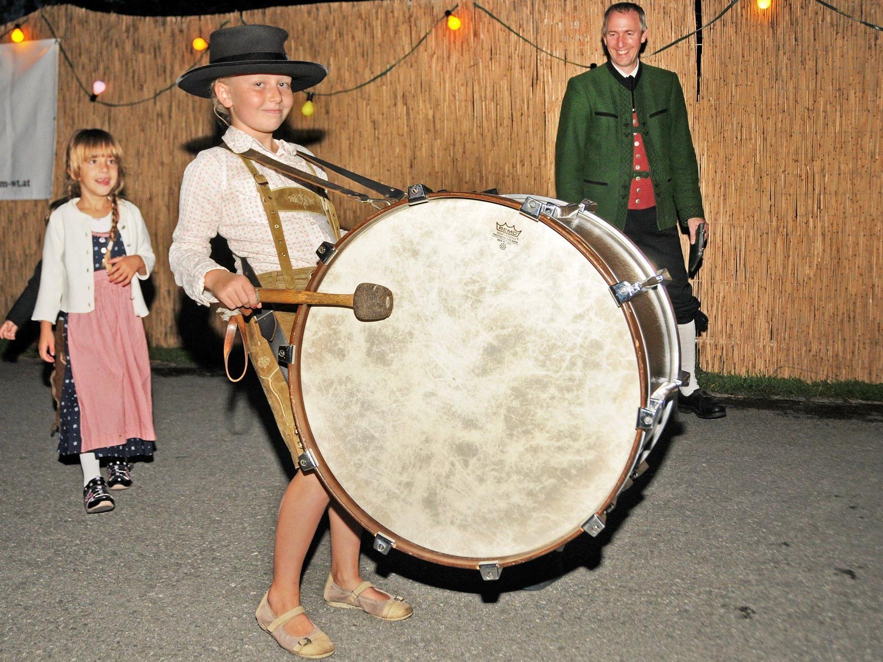 Für den Nachwuchs bei den Trommlern ist offenbar gesorgt: Ein Schnappschuss vom Rheindelta Musikfest.