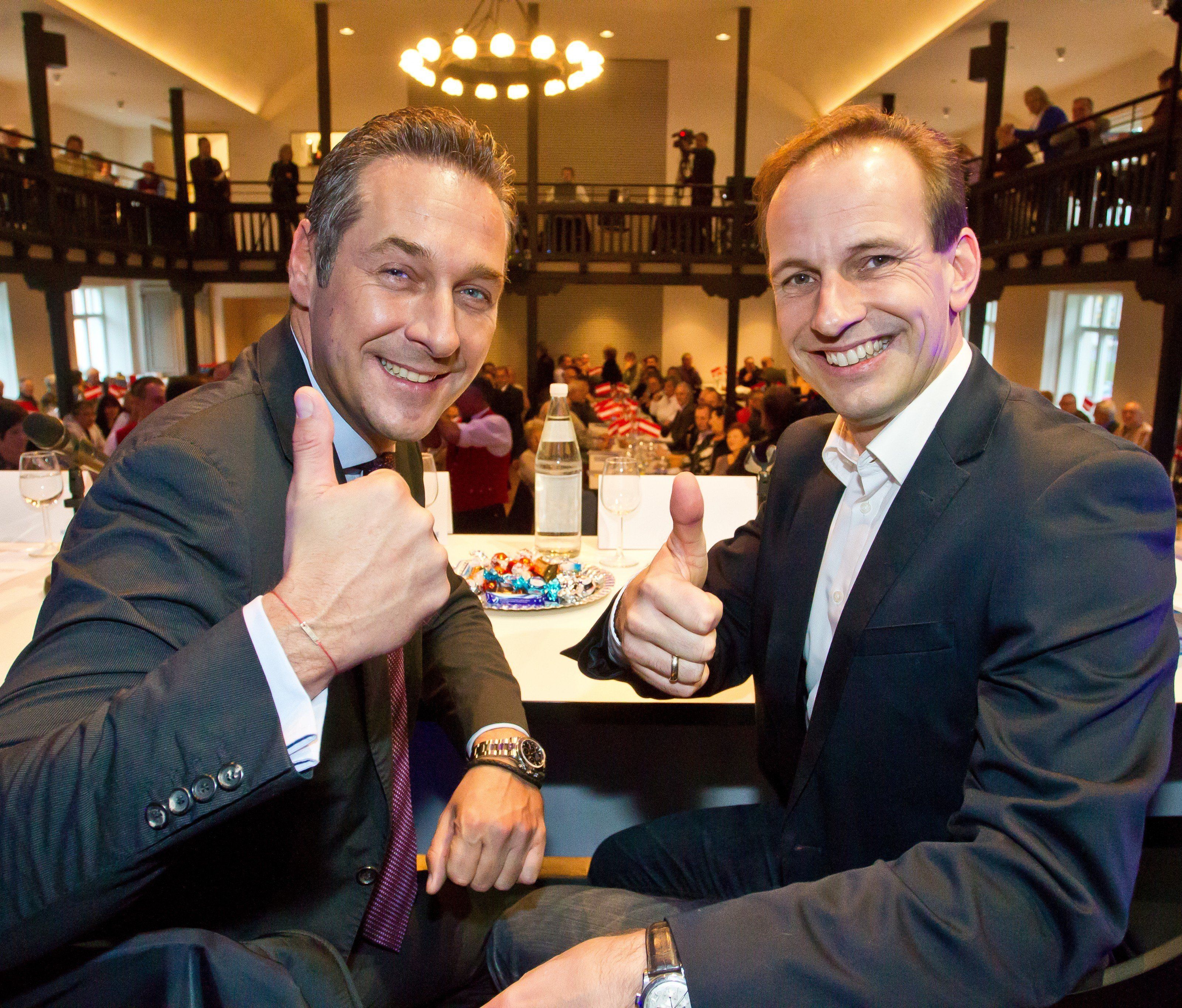 HC Strache und Dieter Egger - unser Archivbild zeigt sie beim Parteitag. HC Strache und Dieter Egger - unser Archivbild zeigt sie beim Parteitag.