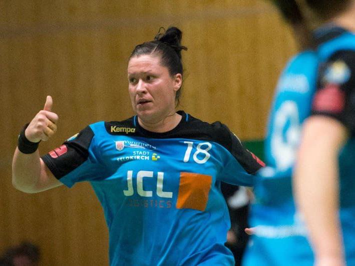 Feldkirchs Handballdamen verloren gegen den Rekordmeister.