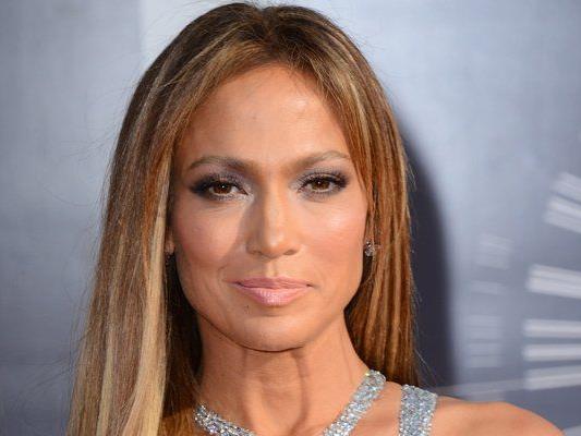 Jennifer Lopez wurde in einen Autounfall verwickelt Jennifer Lopez wurde in einen Autounfall verwickelt