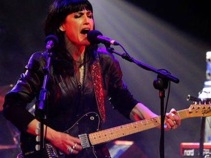 Heuer beim Blue Bird Festival: Joan As Police Woman (im Bild), Patrick Wolf und viele mehr Heuer beim Blue Bird Festival: Joan As Police Woman (im Bild), Patrick Wolf und viele mehr