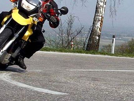 Im Burgenland hat sich am Samstag ein Motorradunfall ereignet. Im Burgenland hat sich am Samstag ein Motorradunfall ereignet.