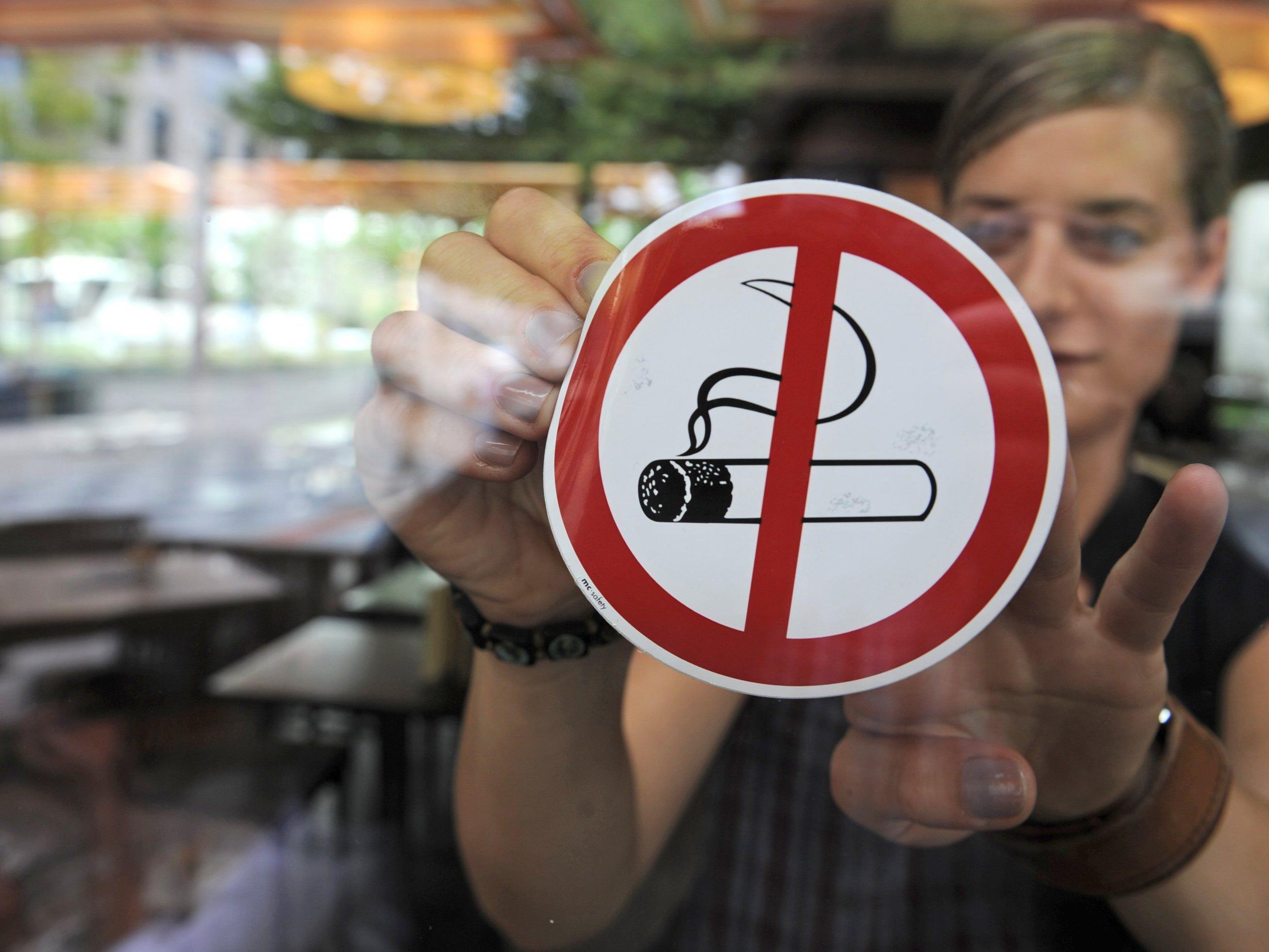 Neuer Anlauf für totales Rauchverbot in Österreichs Lokalen.