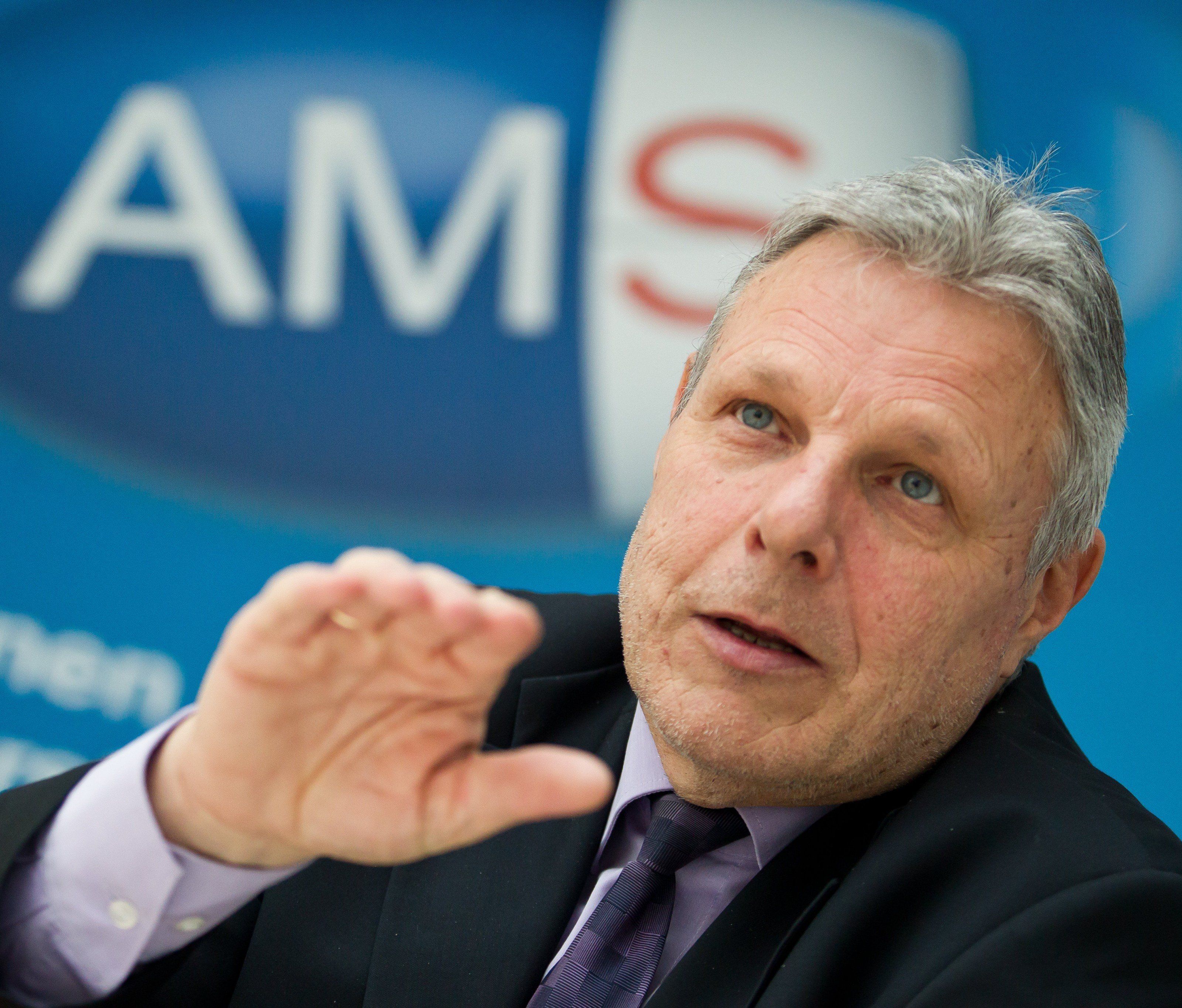 AMS Vorarlberg-Chef Anton Strini bei der Präsentation der Arbeitslosenzahlen. AMS Vorarlberg-Chef Anton Strini bei der Präsentation der Arbeitslosenzahlen.