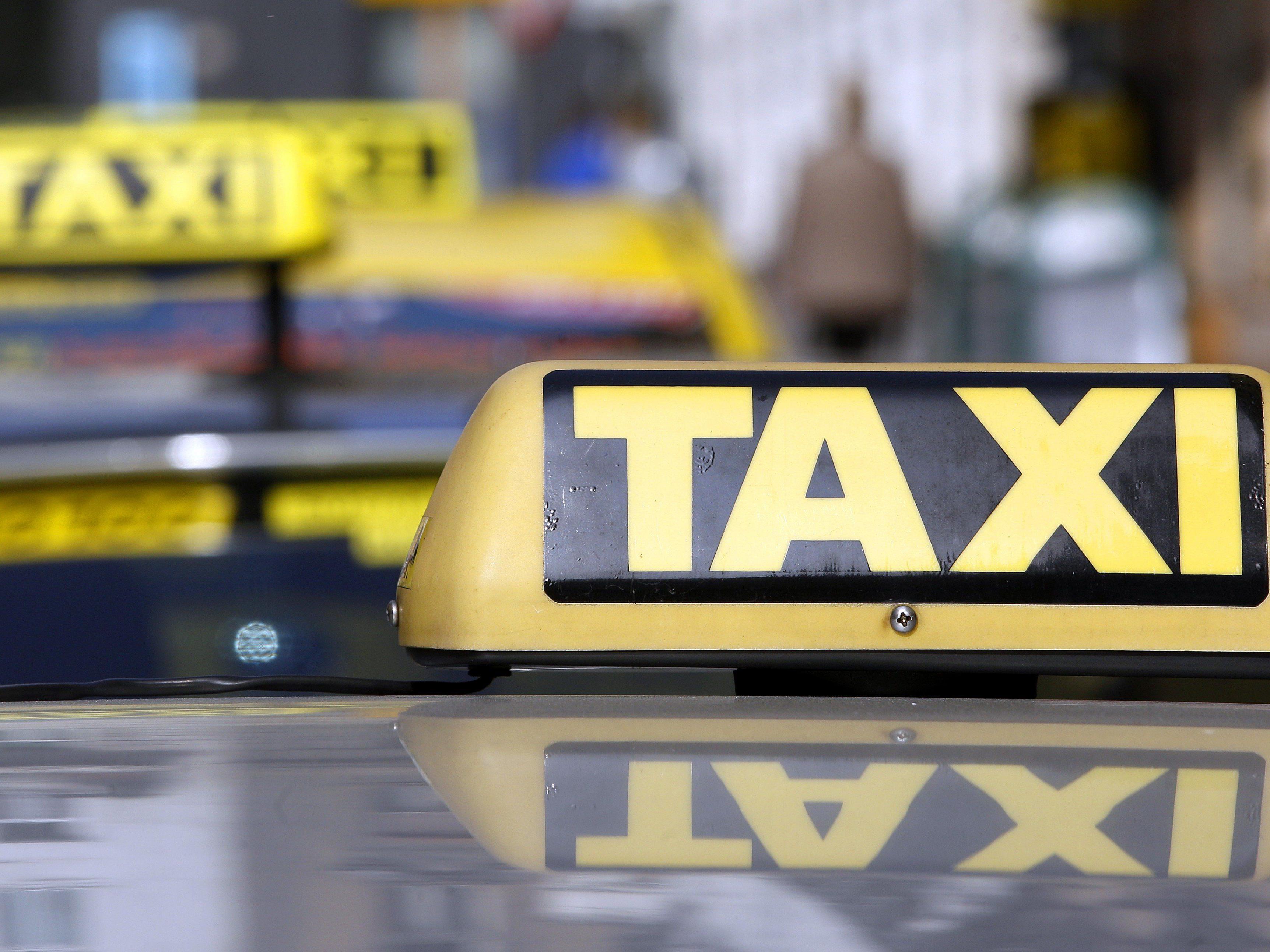 Taxis bieten keine Gratisfahrten an, die eine Kellerin feststellen musste.