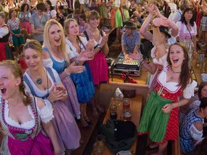 Im Vergleich zum Vorjahr sind die Ticketpreise leicht erhöht worden. Im Vergleich zum Vorjahr sind die Ticketpreise leicht erhöht worden.