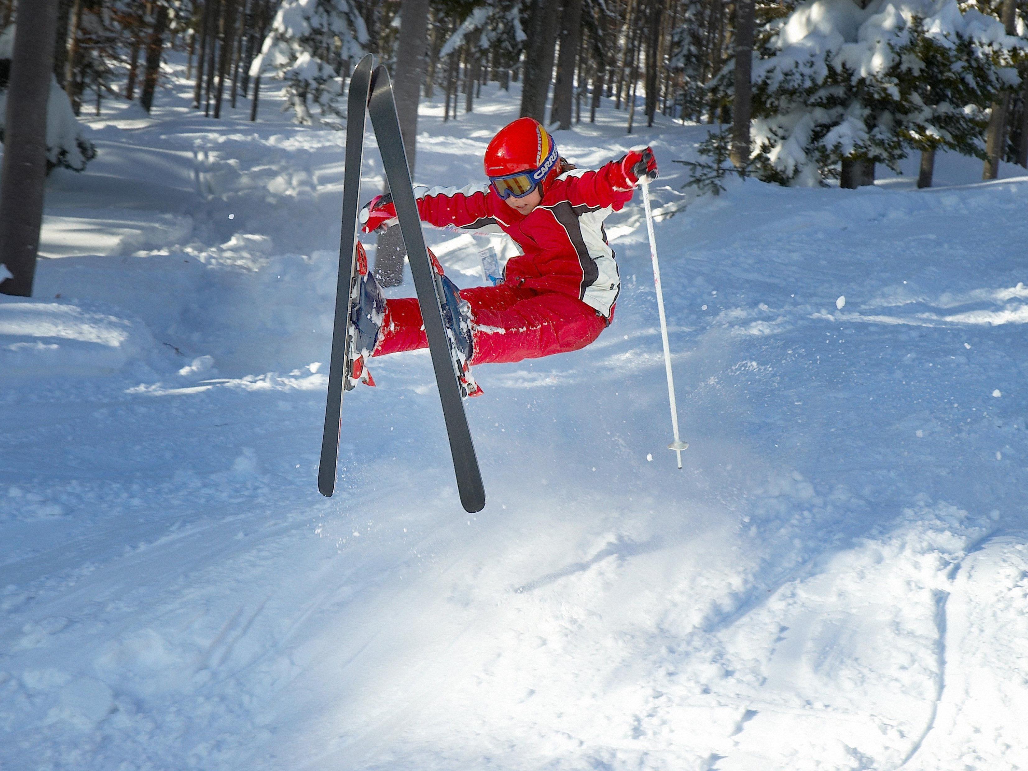 Tipps für sicheres Skisport-Equipment auf der Piste. Tipps für sicheres Skisport-Equipment auf der Piste.