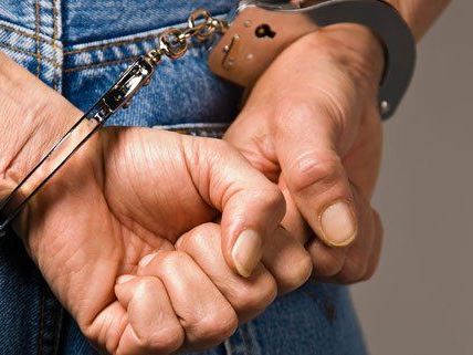 Zwei Männer versuchten in eine Wohnung in Brigittenau einzubrechen. Zwei Männer versuchten in eine Wohnung in Brigittenau einzubrechen.