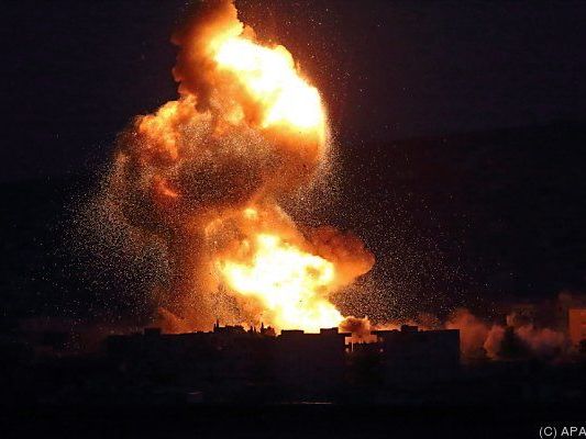 Nächtliche Luftangriffe gegen die IS Nächtliche Luftangriffe gegen die IS