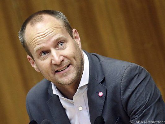 Strolz will Dealern Wasser abgraben Strolz will Dealern Wasser abgraben