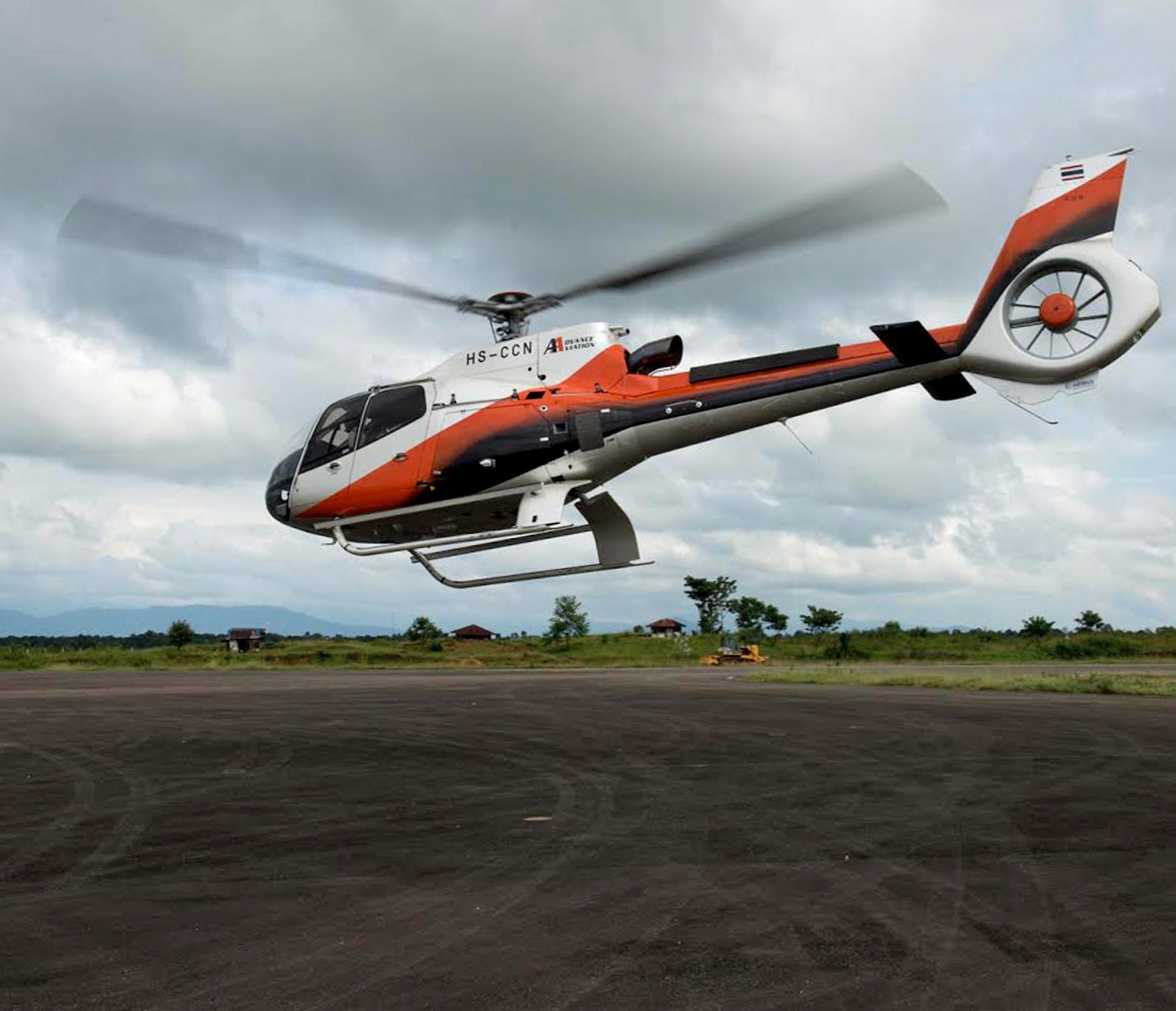 In Frankreich ist ein Hubschrauber mit sieben Insassen abgestürzt. In Frankreich ist ein Hubschrauber mit sieben Insassen abgestürzt.