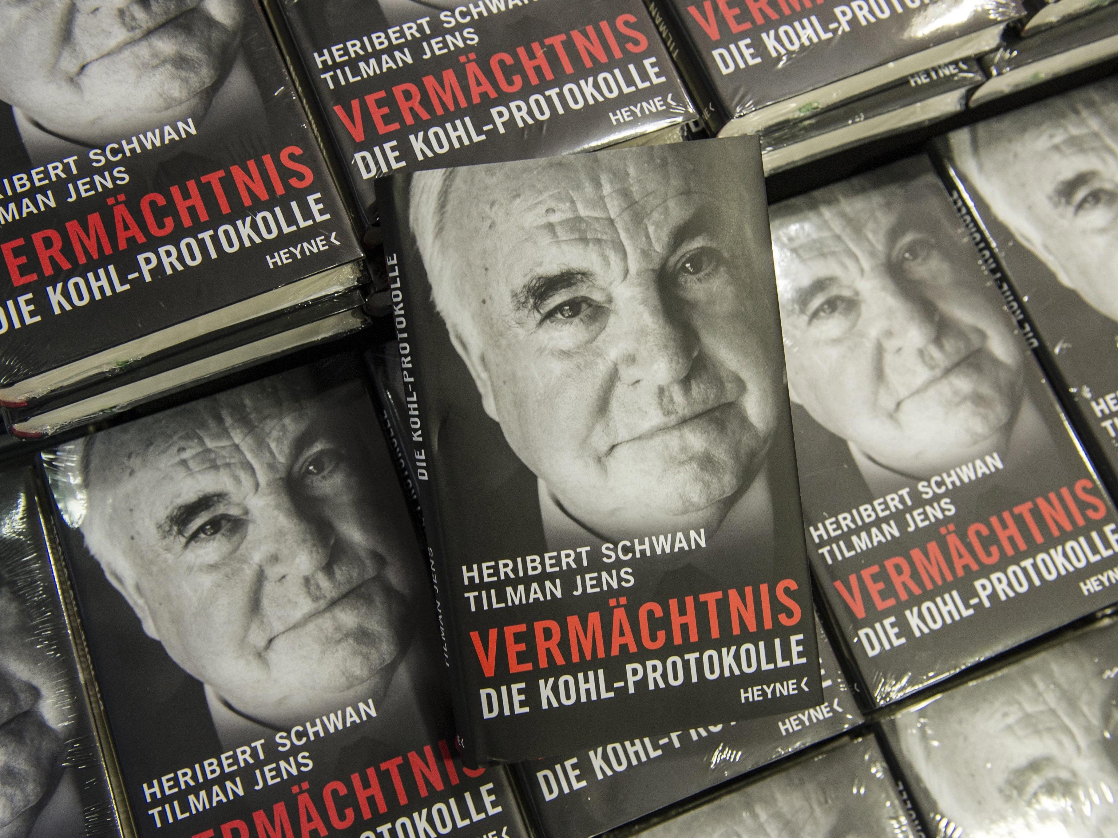 Laut Altkanzler Kohl ist Ex-Bundespräsident Waldheim "ein anständiger Mann".