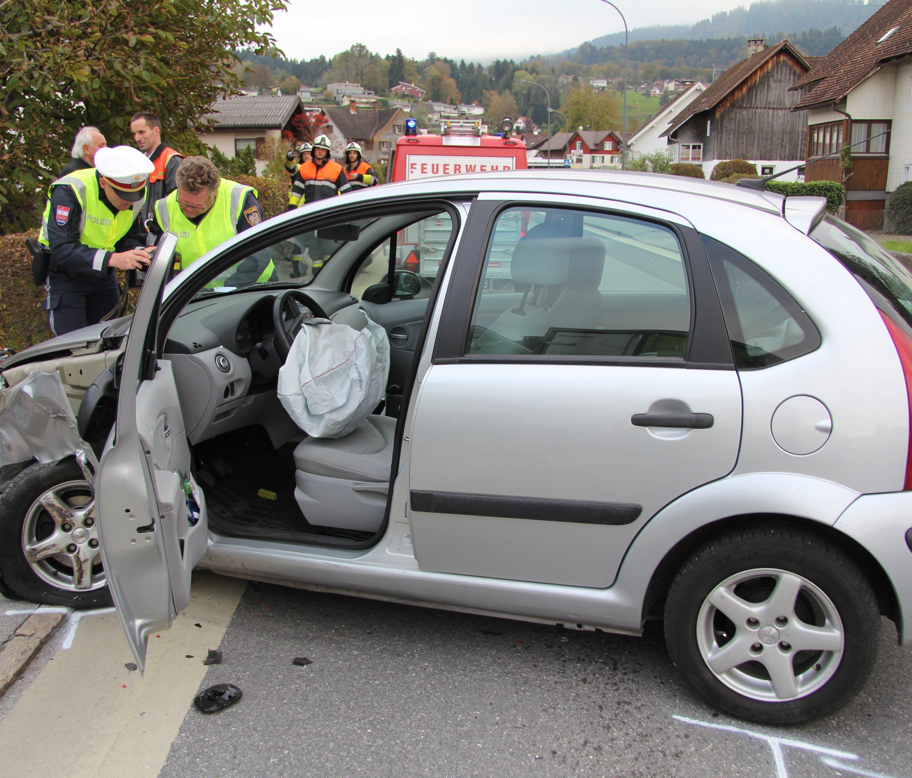 Die Harderin wurde bei dem Unfall verletzt. Die Harderin wurde bei dem Unfall verletzt.