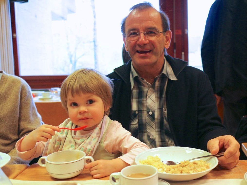 Bei Jung und Alt ist der Riebel beliebt – der heurige Riebelssunntig ist sozusagen der Eröffnungsevent im neuen „Carl-Lampert-Saal“. Bei Jung und Alt ist der Riebel beliebt – der heurige Riebelssunntig ist sozusagen der Eröffnungsevent im neuen „Carl-Lampert-Saal“.