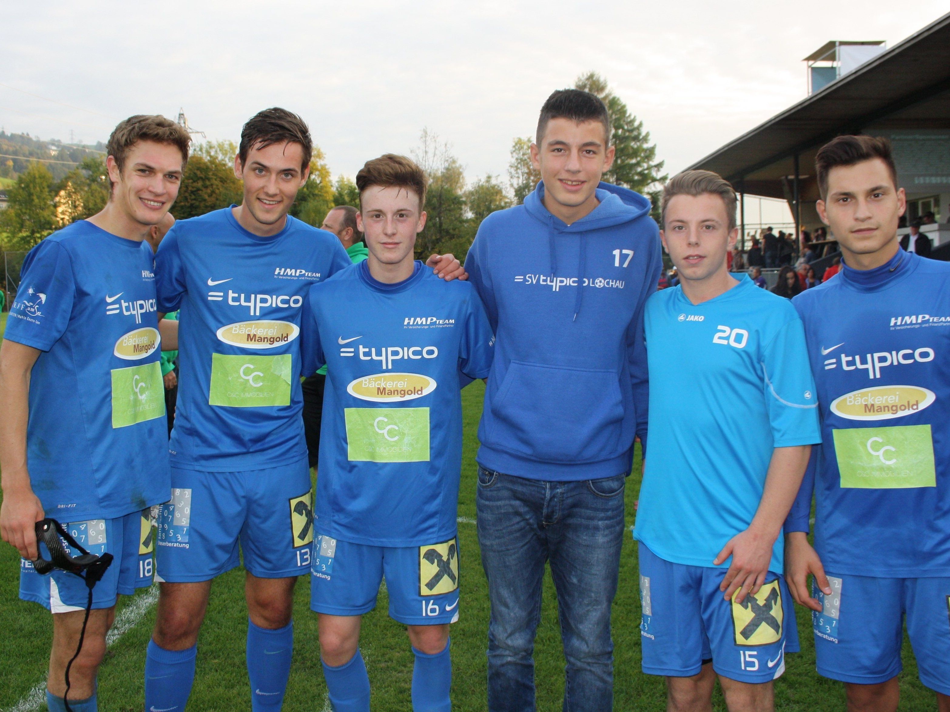 Gute Nachwuchsarbeit im SV Typico Lochau: Diese „Lochauer Juniors“ haben sich mit ihren Leistungen auch in der Kampfmannschaft schon ausgezeichnet bewährt. Gute Nachwuchsarbeit im SV Typico Lochau: Diese „Lochauer Juniors“ haben sich mit ihren Leistungen auch in der Kampfmannschaft schon ausgezeichnet bewährt.