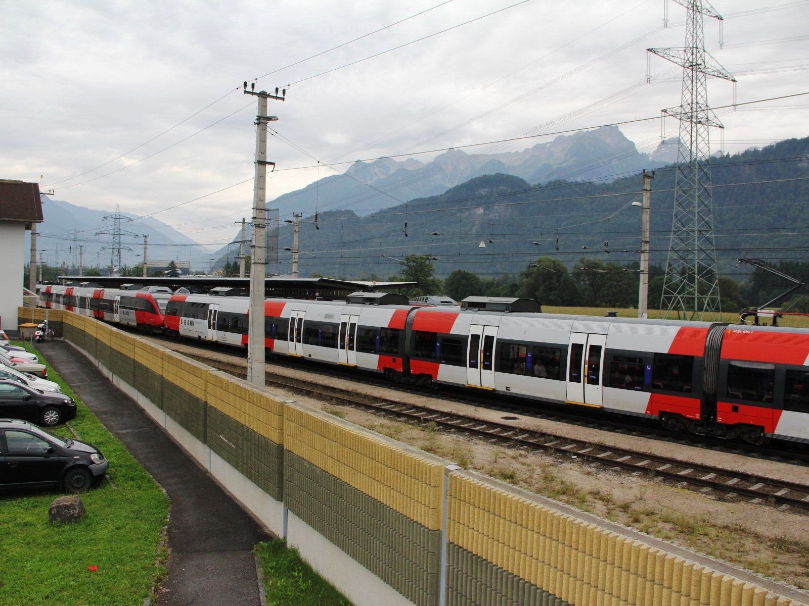 Vom 18. bis 26. Oktober 2014 ist mit Bautätigkeiten und dem Einsatz von Baumaschinen zu rechnen. Vom 18. bis 26. Oktober 2014 ist mit Bautätigkeiten und dem Einsatz von Baumaschinen zu rechnen.