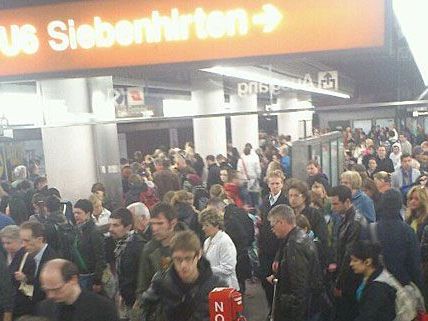 Die U6 ist stark frequentiert - und soll daher künftig öfter fahren Die U6 ist stark frequentiert - und soll daher künftig öfter fahren