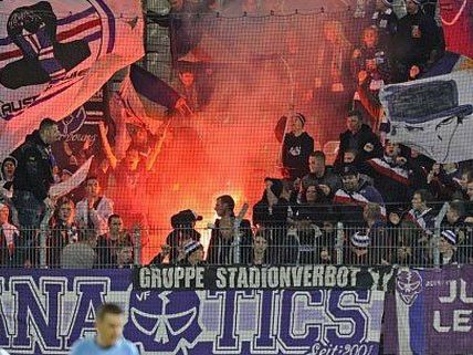 Austria Fans sorgten in Altach für Unruhen Austria Fans sorgten in Altach für Unruhen