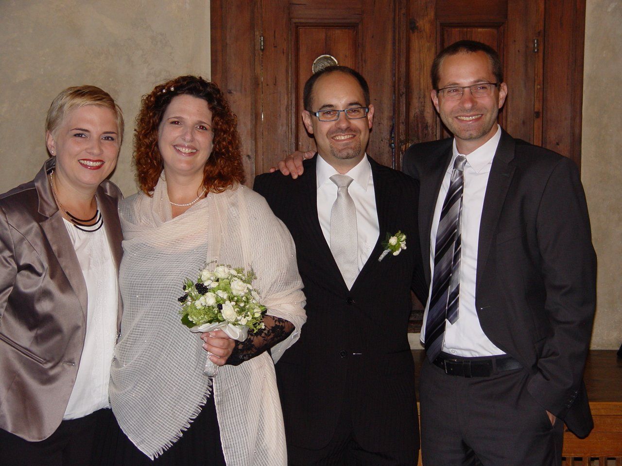 Doris Vallaster und Christian Lauer mit ihren Trauzeugen Doris Vallaster und Christian Lauer mit ihren Trauzeugen