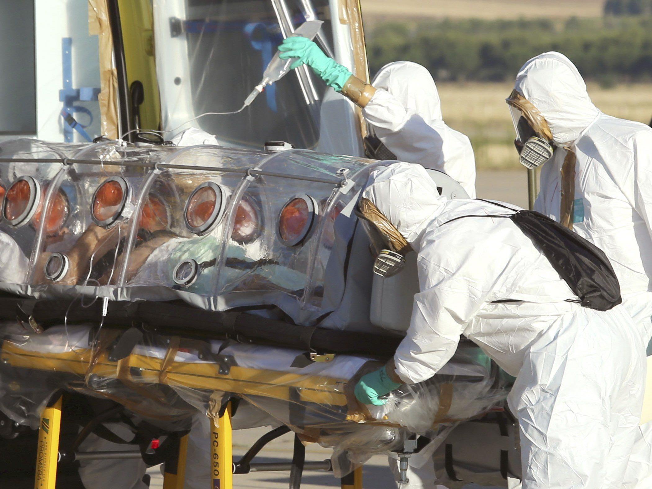 Mit Ebola-Patienten wie hier in Madrid ist in Vorarlberg "eher nicht" zu rechnen. Vorbereitet ist man trotzdem.