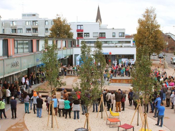 Lauterachs Bevölkerung nahm den „neuen“ Montfortplatz begeistert an. Lauterachs Bevölkerung nahm den „neuen“ Montfortplatz begeistert an.