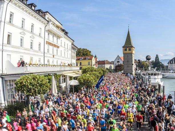 8. Sparkasse-Marathon der drei Länder am Bodensee - Startschuss in Lindau.