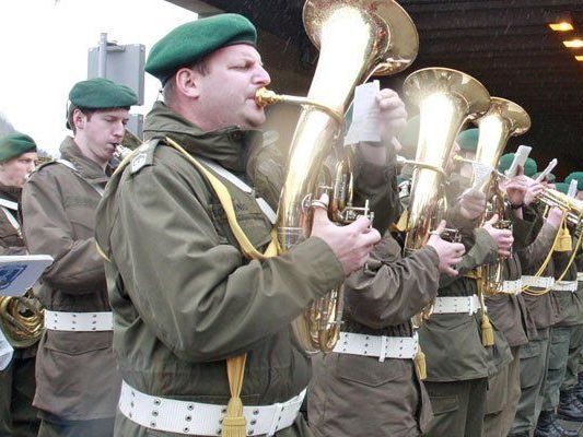 Auch die Militärmusik soll vom Sparkurs betroffen sein. Auch die Militärmusik soll vom Sparkurs betroffen sein.