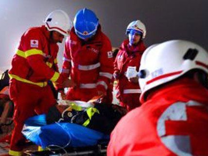 Drei Personen wurden bei dem Unfall am Dienstag verletzt. Drei Personen wurden bei dem Unfall am Dienstag verletzt.
