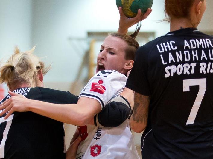 Feldkirchs Handballdamen siegen mit vier Toren Unterschied.