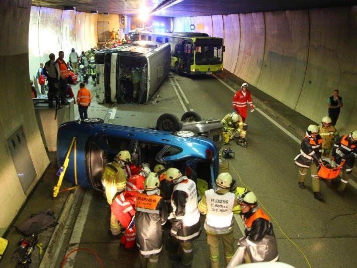 ASFINAG und ÖBB proben den Ernstfall in den Tunnelanlagen am Arlberg