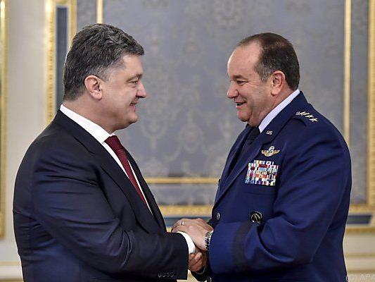 US-General Breedlove mit Präsident Poroschenko