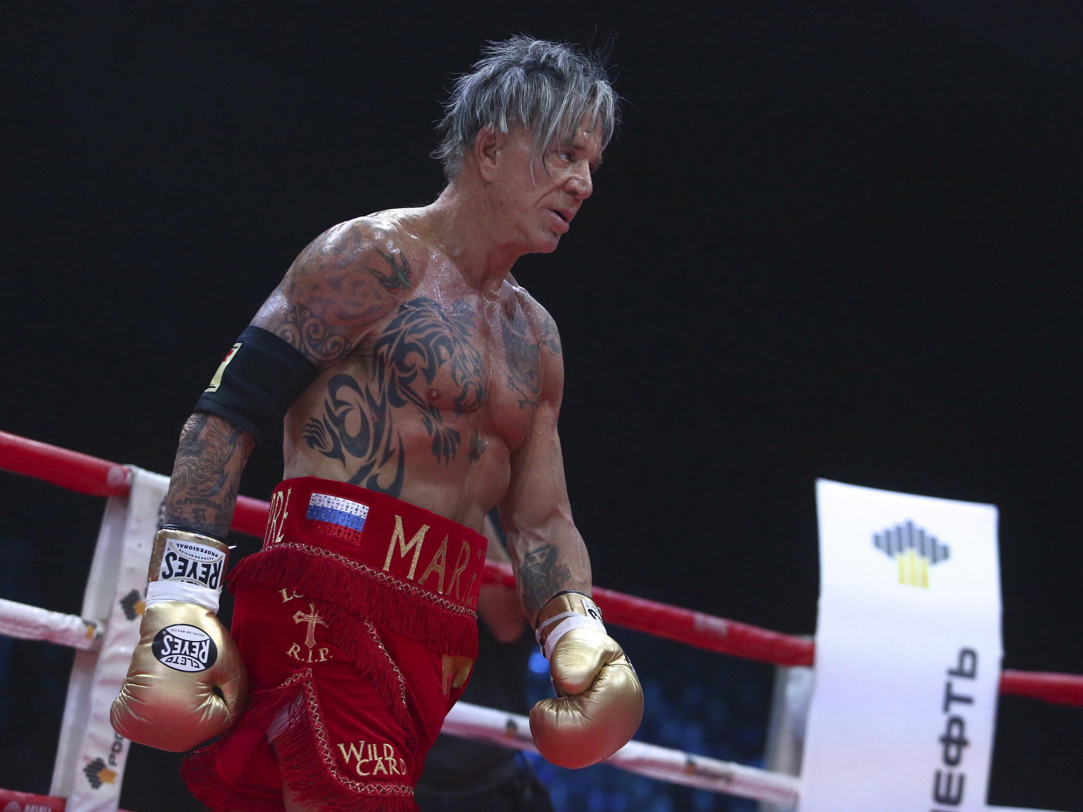 Mickey Rourke feierte in Moskau sein Box-Comeback.