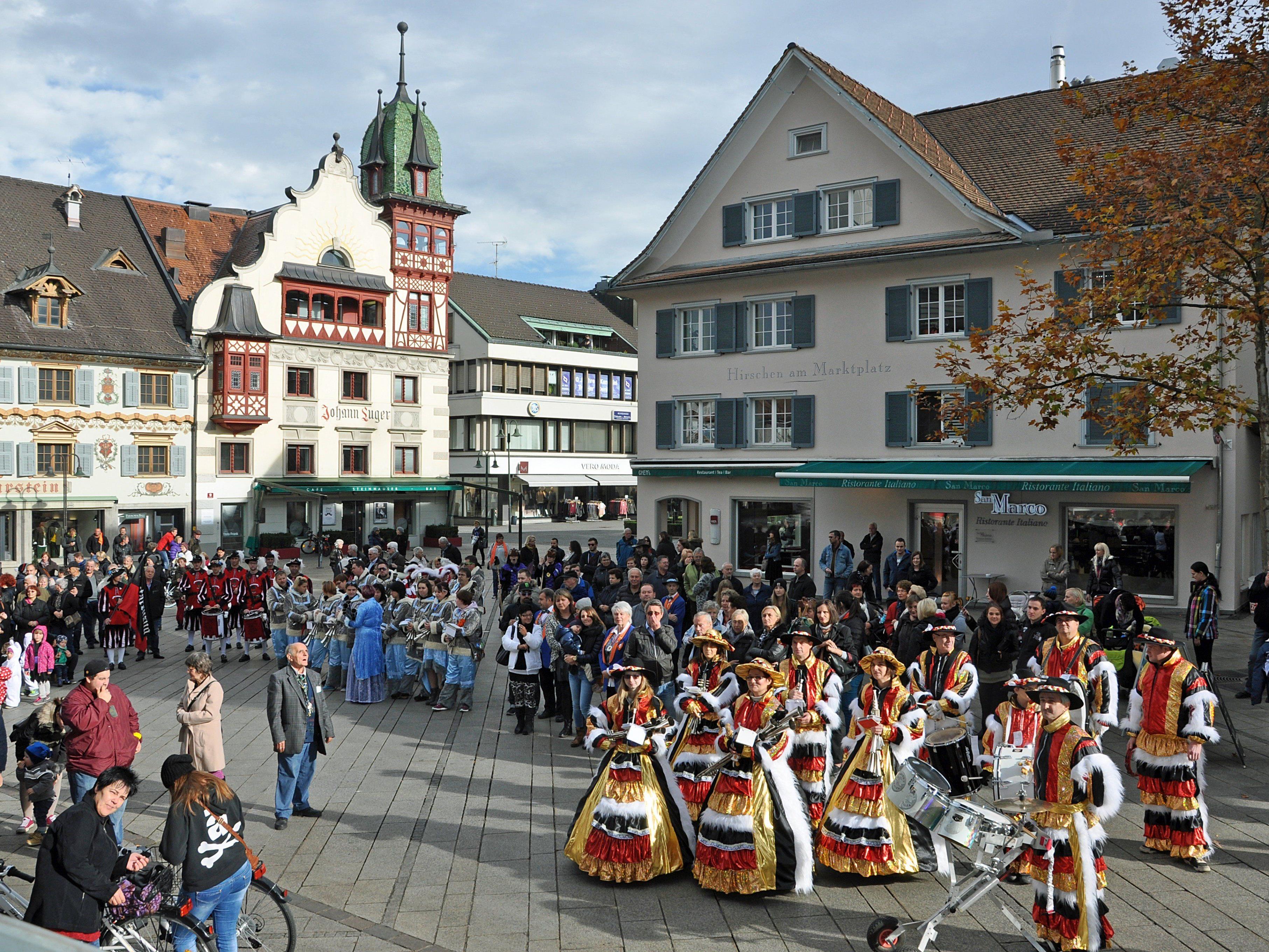 Pünktlich am 11.11. um 11.11 Uhr wurde die Dornbirner Fasnat am Marktplatz eröffnet.
