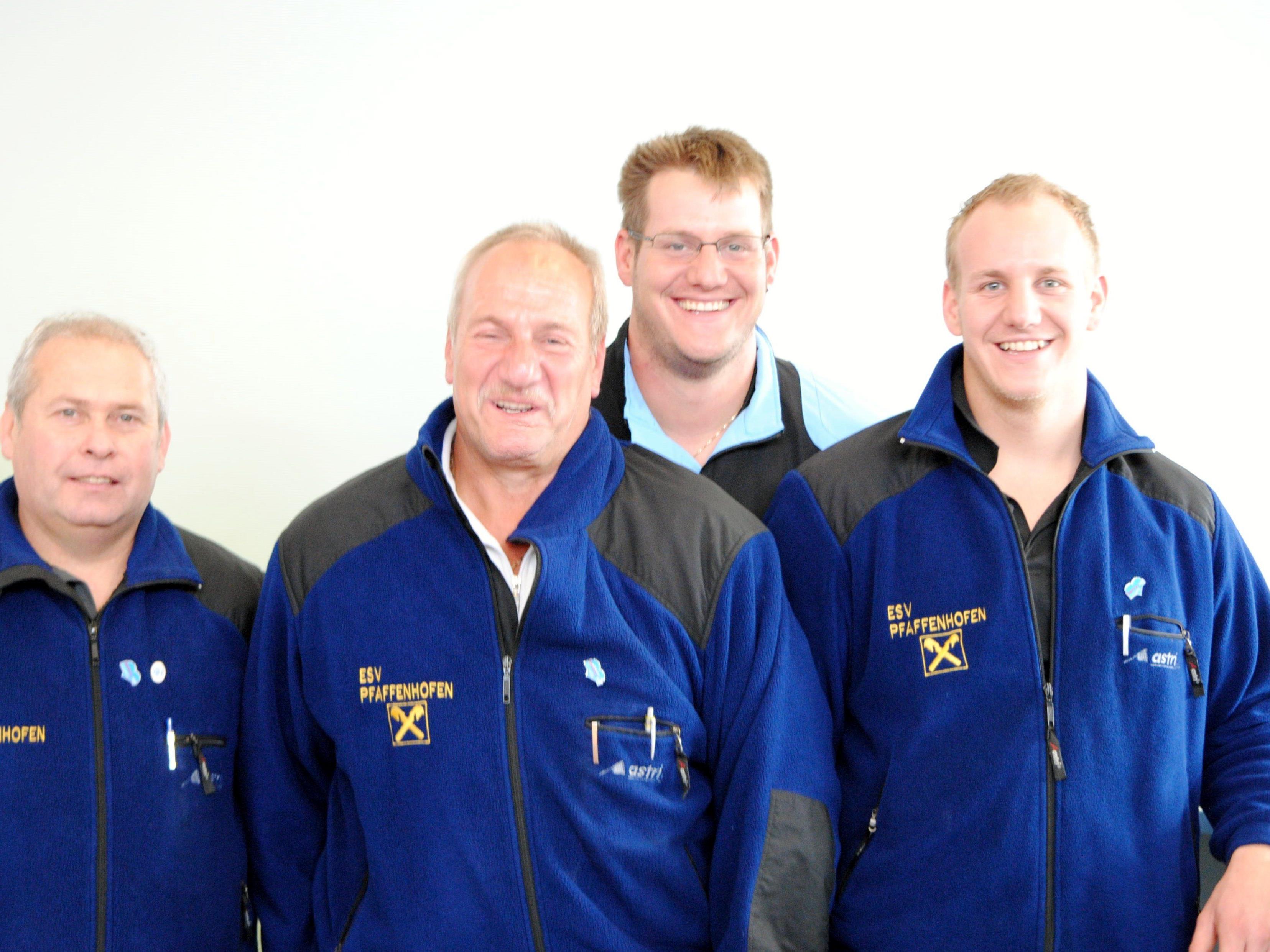 Turniersieger der Gruppe ROT - ESV Pfaffenhofen mit Manfred, Martin und Wolfgang Meil sowie Franz Müssigang