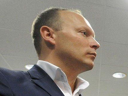 Christian Höbart eckte mit rassistischen Aussagen an - die FPÖ steht hinter ihm Christian Höbart eckte mit rassistischen Aussagen an - die FPÖ steht hinter ihm