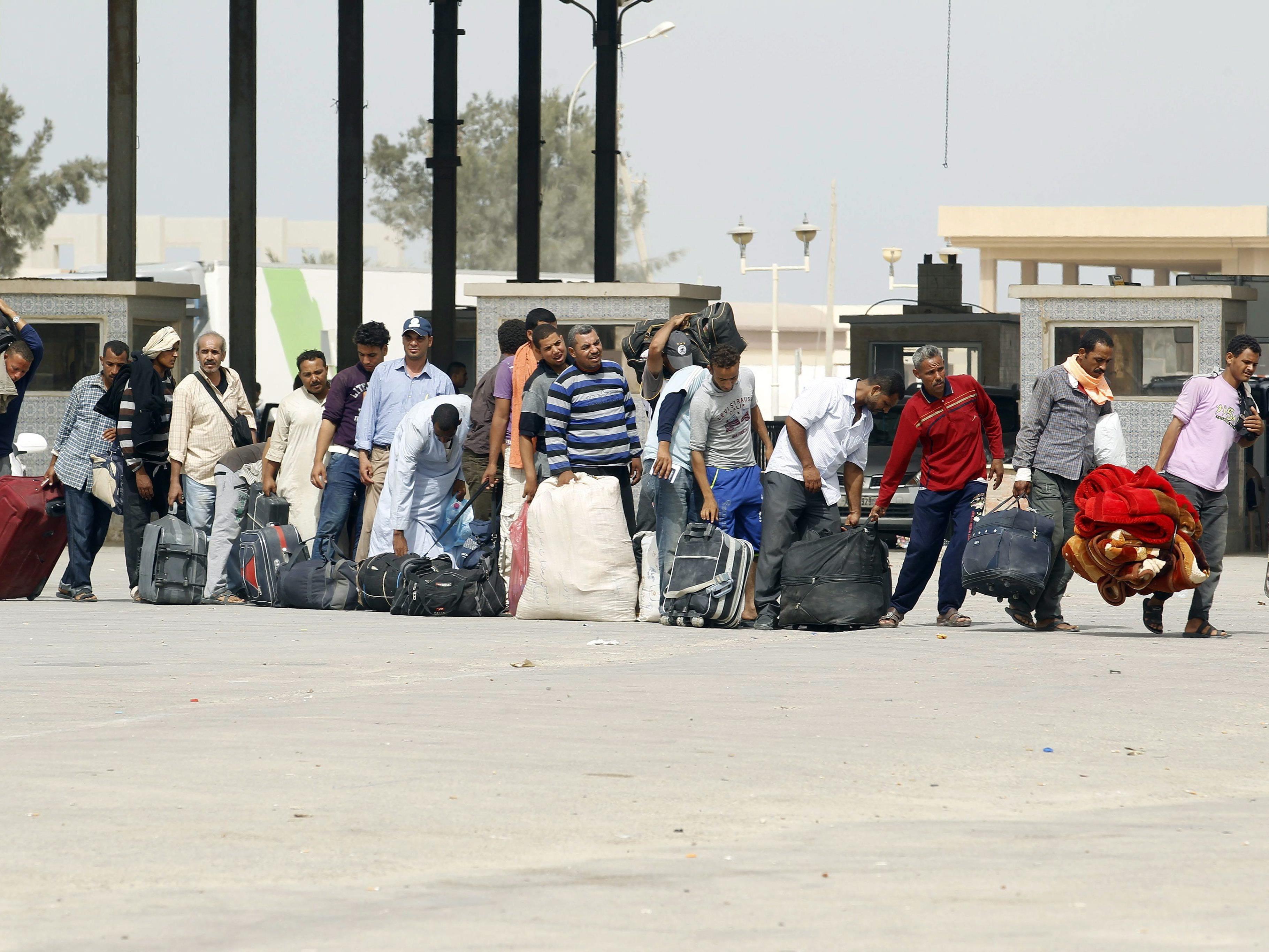 Eine Gruppe von Ägyptern, die im August dieses Jahres aus Libyen flohen