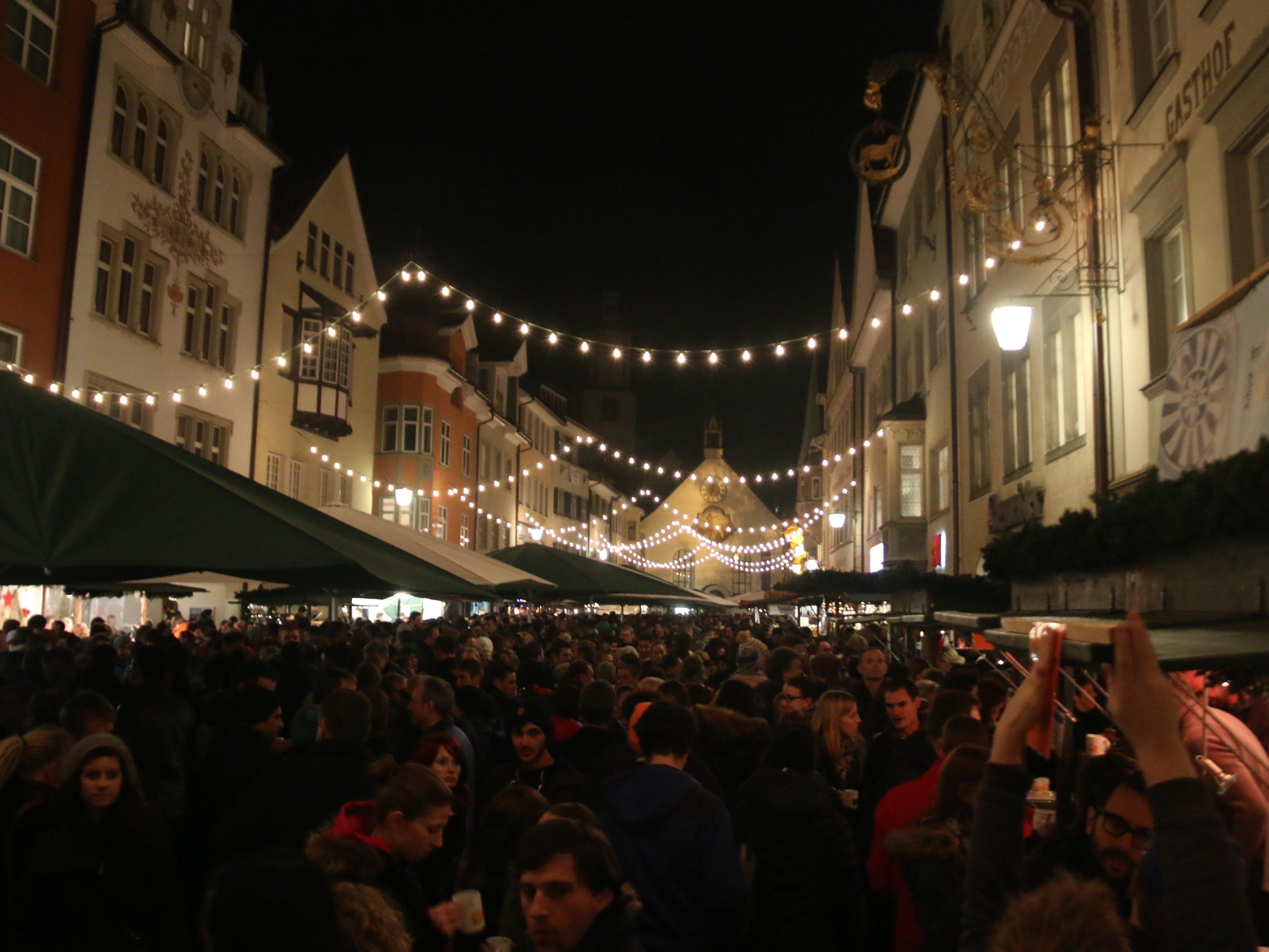 Der Blosengelmarkt lockte unzählige Besucher in die Feldkircher Innenstadt.