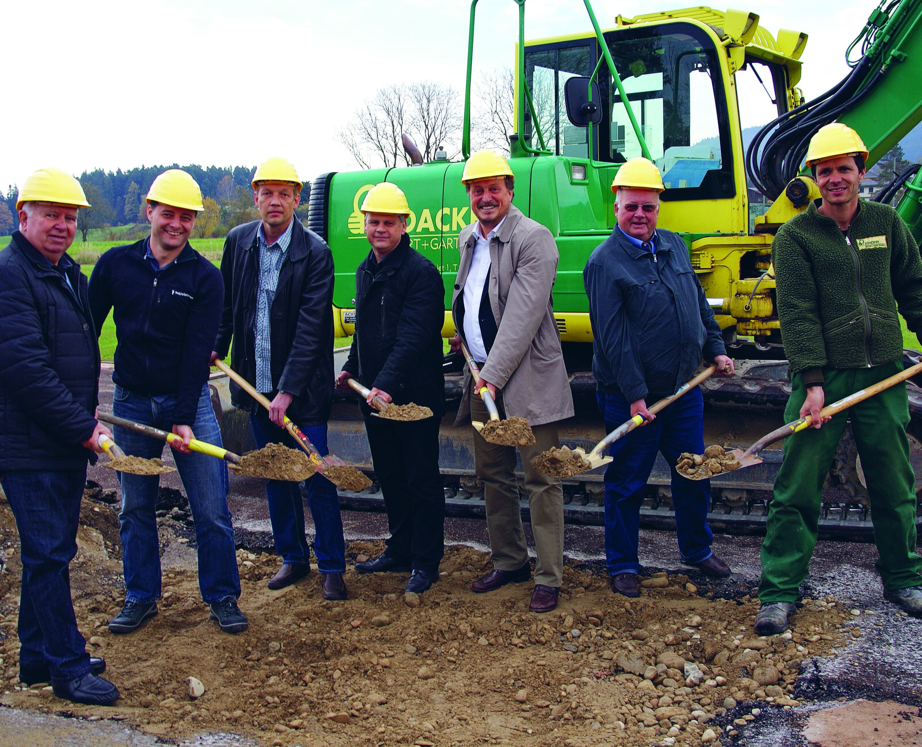 v.l.n.r.: Franz Gauster, Martin Kienreich, DI Bernd Winsauer, Architekt Dietmar Walser, Bgm. Karl Hehle, Merbod Breier, DI Christoph Loacker v.l.n.r.: Franz Gauster, Martin Kienreich, DI Bernd Winsauer, Architekt Dietmar Walser, Bgm. Karl Hehle, Merbod Breier, DI Christoph Loacker